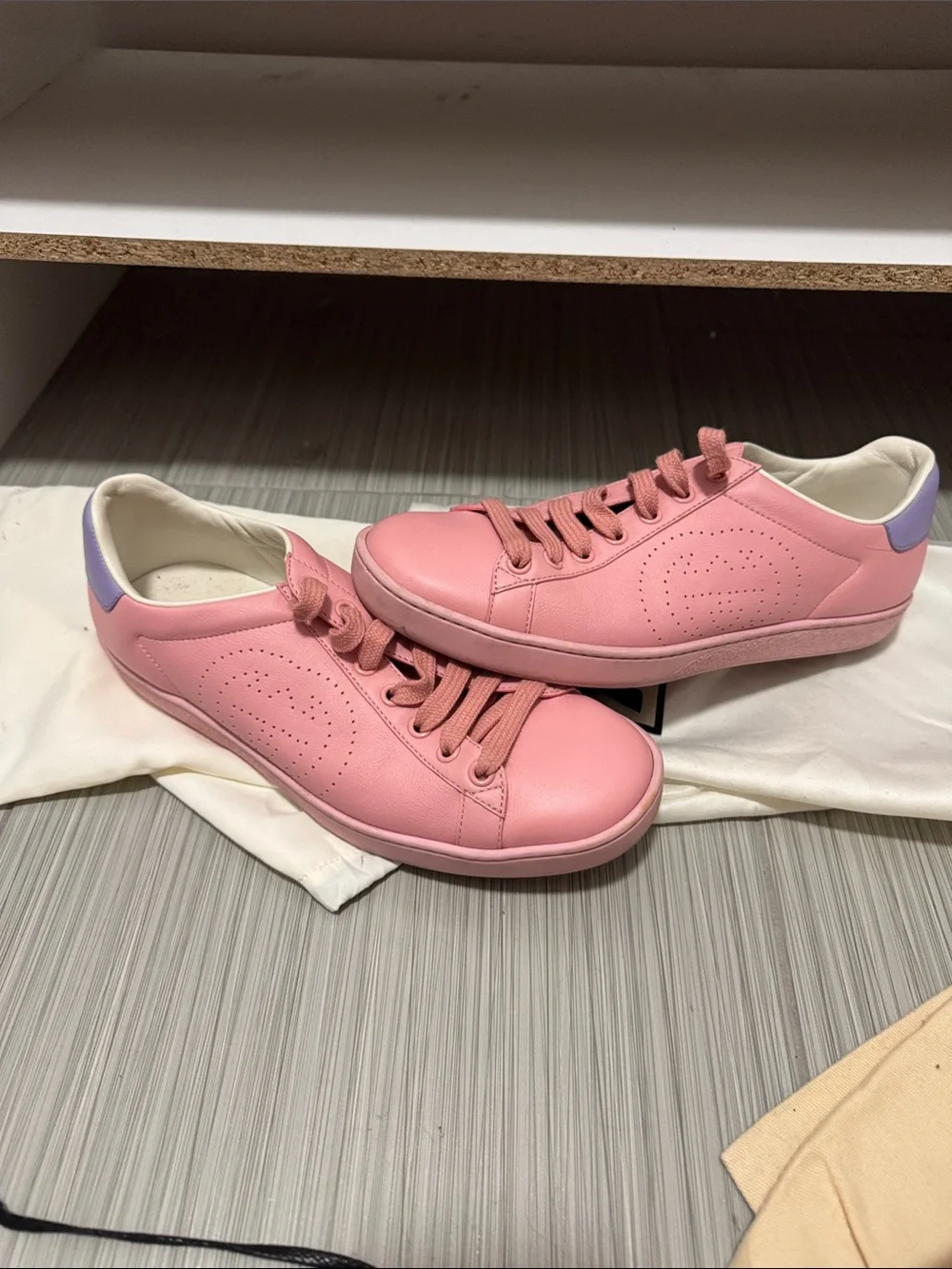 Gucci Pink Leather Low-Top Sneakers with Lavender Heel Tab